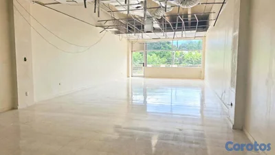 Oportunidad Alquilo local en excelente Punto Comercial Av. Rómulo, 125mts