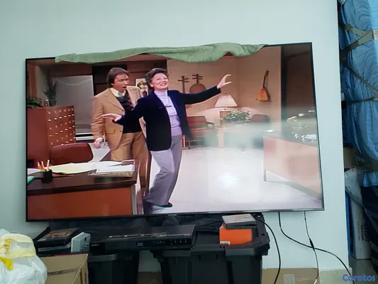 tv - 75" Samsung 4K UHD Crystal p 9
