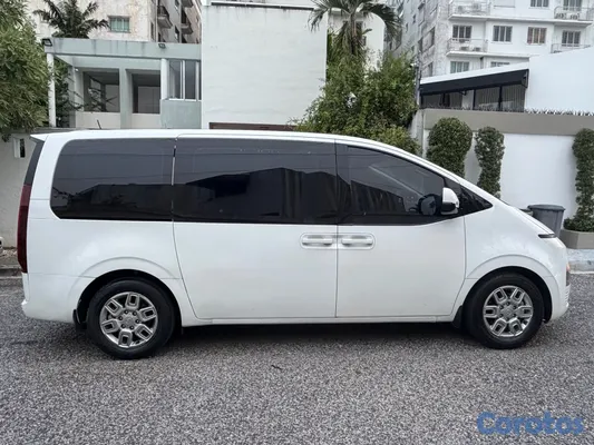 jeepetas y camionetas - Hyundai Staria  11