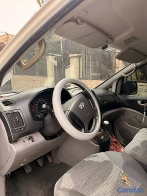 otros vehiculos - Hyundai H-1 año 2012 4 cilindros 7