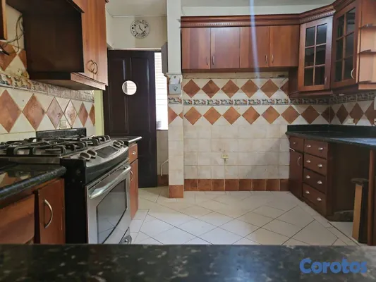 casas - Casa de 5 habitaciones en Julieta Morales 8