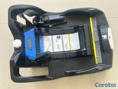 Coche Doona con base y almohadas de recién nacido