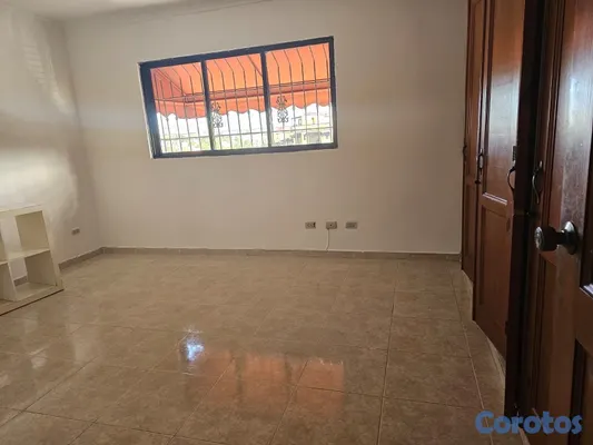 apartamentos - vendo altos De Arroyo hondo tres habitaciones dos baños dos parqueos balcón serv 3