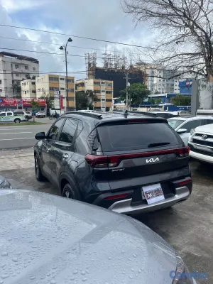 jeepetas y camionetas - Kia Sonet LX 2024 7