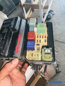 Caja D Fusible Para Toyota Corolla 2000