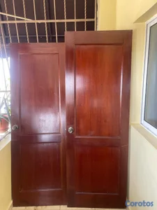 Se vende dos puertas de interior en caoba original