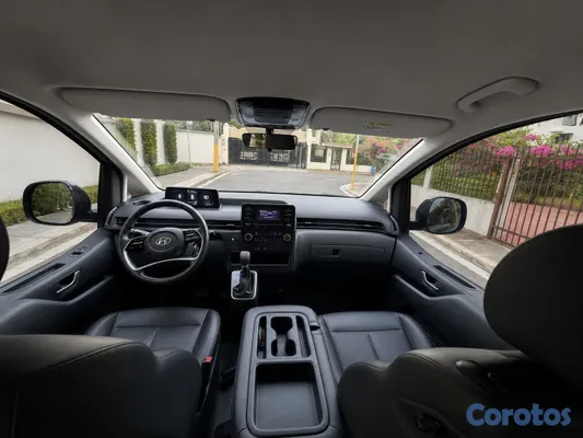 jeepetas y camionetas - Hyundai Staria  9