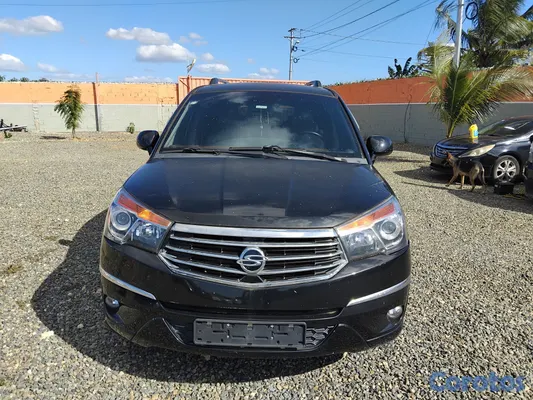 jeepetas y camionetas - SSANGYONG KORANDO TURISMO AWD   4
