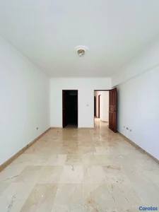 Apartamento Clásico / Vista despejada / piso alto