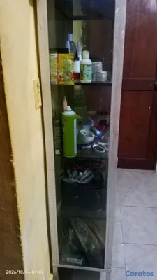 muebles y colchones - vitrina espaciosa  3