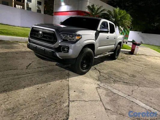 jeepetas y camionetas - Toyota Tacoma Sr5 2020 Recién importada poco uso  6