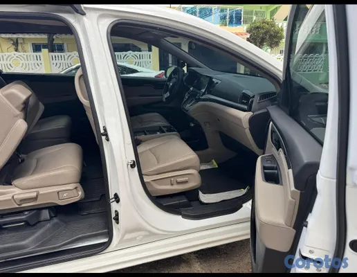 jeepetas y camionetas - honda Odyssey élite full año 2020 
60.000 millas recién importada  7