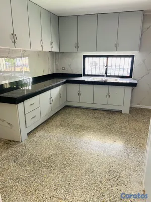 casas - Casa amplia en El Portal av Independencia  6