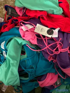 lote de trajes de baños nuevos con tickets reversibles. 