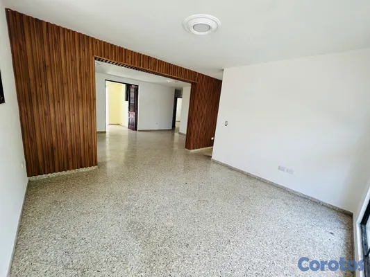 casas - Casa amplia en El Portal av Independencia  9