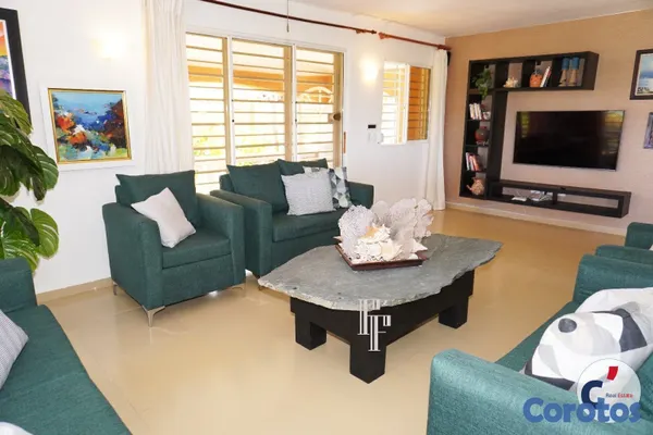 casas - Villa en colina con hermosas vista al mar · Ref 10 11