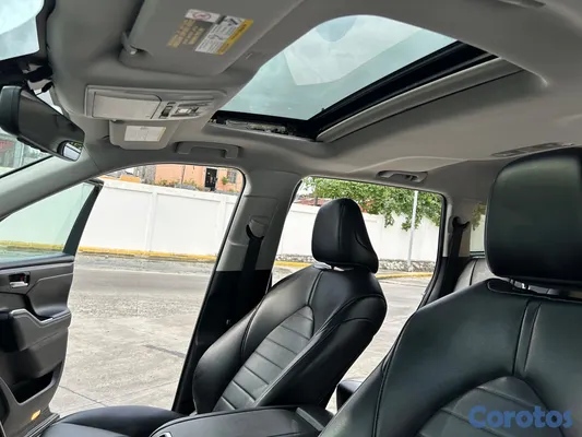 jeepetas y camionetas - Toyota highlander 2021 XLE 4x4 4