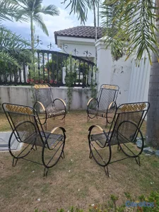Juego de sillas en hierro