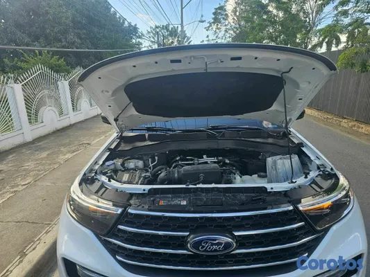 jeepetas y camionetas - Ford Explorer xlt 2023 3