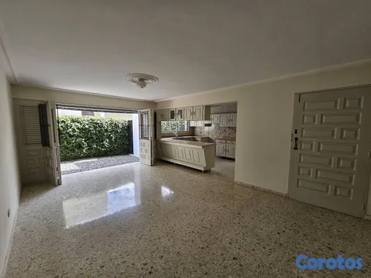 casas - Casa de 5 habitaciones 4 baños 4 parqueos en alqui 15