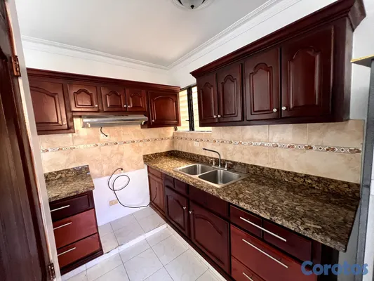 apartamentos - Se vende, Ubicación privilegiada: Calle Principal, cerro alto, Stgo.
 2