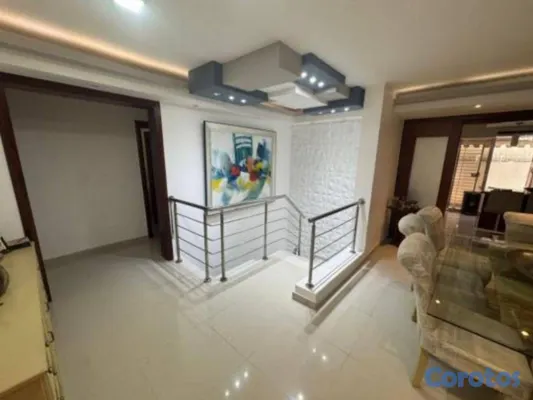 apartamentos - Primer nivel con patio 4 habitaciones en venta en  8