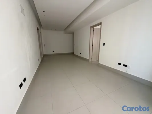 apartamentos - alquiló Evaristo Morales piso 3 dos habitaciones 2.5 baños dos parqueos balcón  6