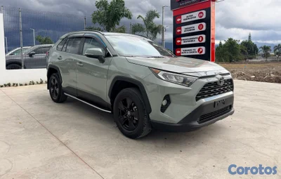 Toyota rav4 2021 xle clean carfax 