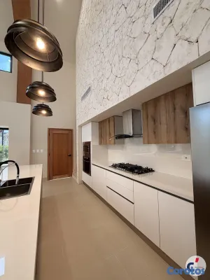 casas - En Alquiler Espaciosa Villa de 4 Habitaciones más  6