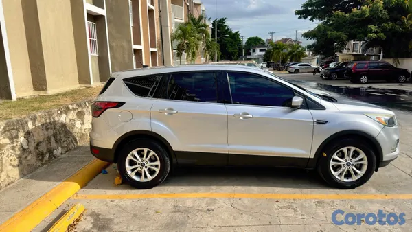 jeepetas y camionetas - 🚙 Ford Escape SE 2017 – 2.0 EcoBoost Turbo 7