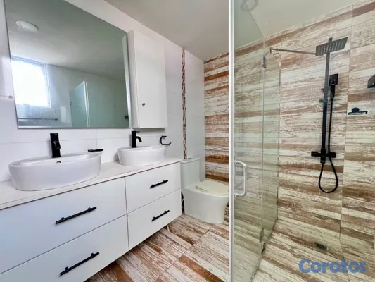 apartamentos - vendo mirador norte piso 6 tres habitaciones con su baño balcón dos parqueos ser 8