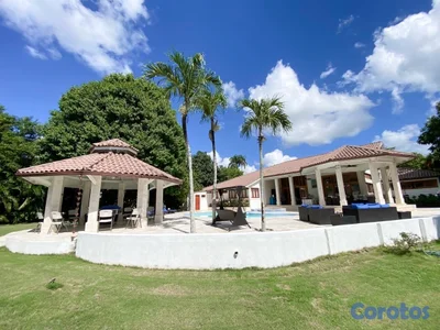 VILLA AMUEBLADA EN VENTA | AMPLIOS ESPACIOS Y CONFORT en Casa de Campo. 