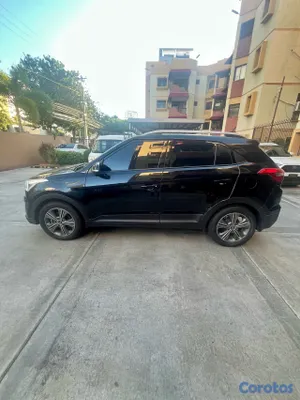 jeepetas y camionetas - Hyundai Cantus 2017 en venta, solo 53,000 km 12