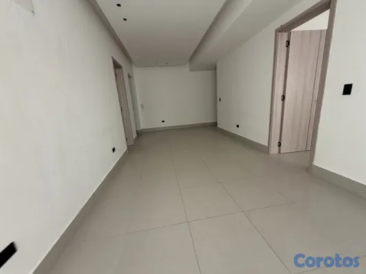 apartamentos - alquiló Evaristo Morales piso 3 dos habitaciones 2.5 baños dos parqueos balcón  4