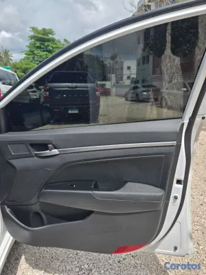 carros - HYUNDAI AVANTE 2019 BLANCO GASOLINA. 11