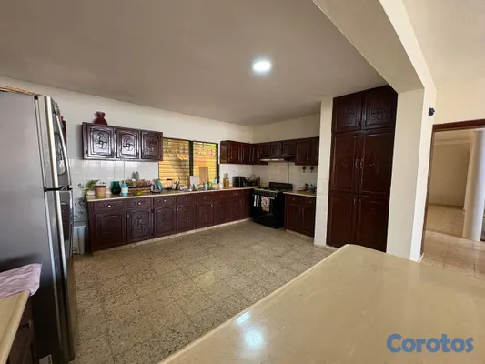 casas - Casa de 2 niveles en venta en Colina de Los Rios 4