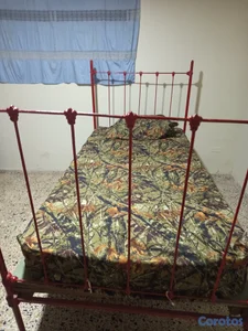 Cama de hierro twin con colchón 