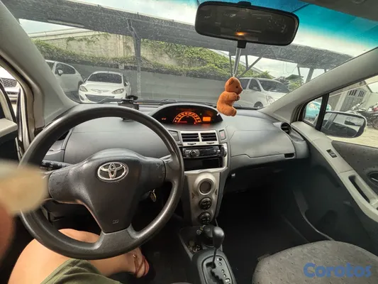 carros - Toyota Vitz 2008 4