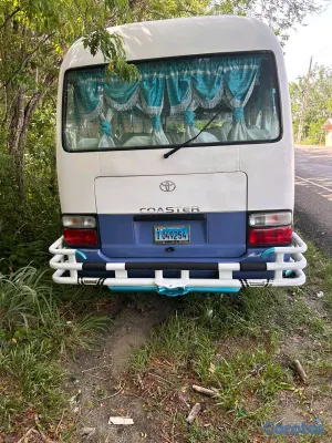 camiones y vehiculos pesados - Toyota Coaster 2008  4