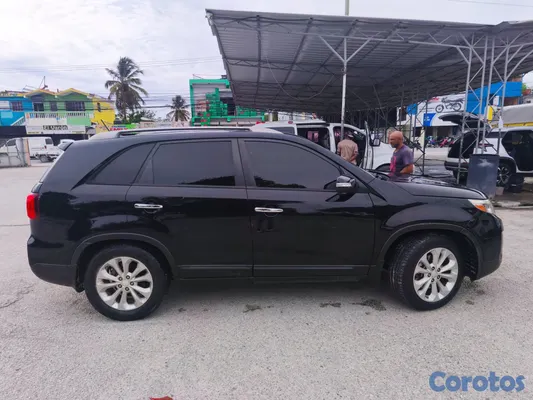 jeepetas y camionetas - VENTA DE KIA SORENTO  2