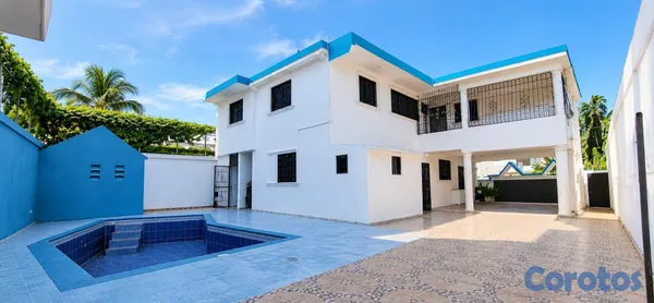 casas - Vendo amplia casa en Vista Hermosa con piscina y patio 3