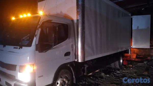 camiones y vehiculos pesados - MITSUBISHI FUSO 2015.. 9