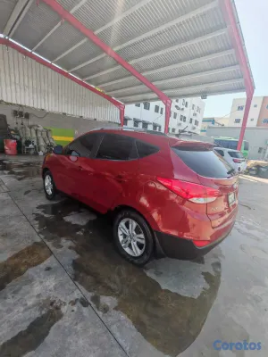 jeepetas y camionetas - Venta Jeepeta Hyundai Tucson 2013 5