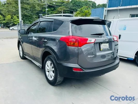 jeepetas y camionetas - oyota RAV4 LE 2014 | Americana | Piel | 125,000 Mi 2