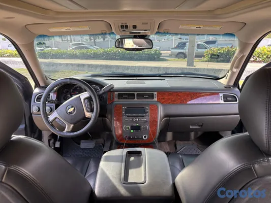 jeepetas y camionetas - CHEVROLET TAHOE LTZ 2011 4X4 DE LA CASA 10