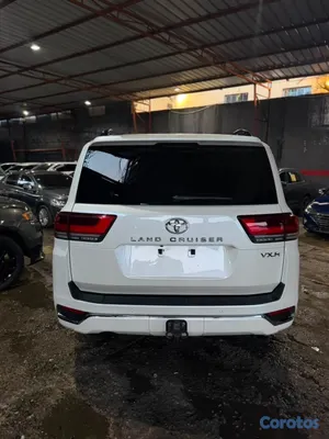 jeepetas y camionetas - Toyota Land Cruiser 300 VXR diésel 2022 114k kms todos lo mantenimiento en la ca 11