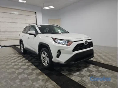 Toyota Rav4 XLE 2020 clean Carfax!!!!