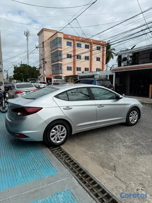 carros - Hyundai Elantra SE 2020 3