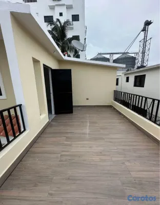 casas - Casa de 2 niveles en venta en Villa Aura 9