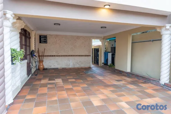 casas - CASA DE 3 NIVELES CON PANELES SOLARES EN VENTA EN VISTA HERMOSA  13